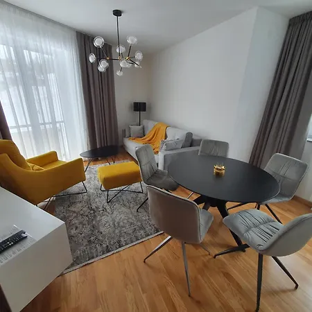Apartman Centrala 4 *